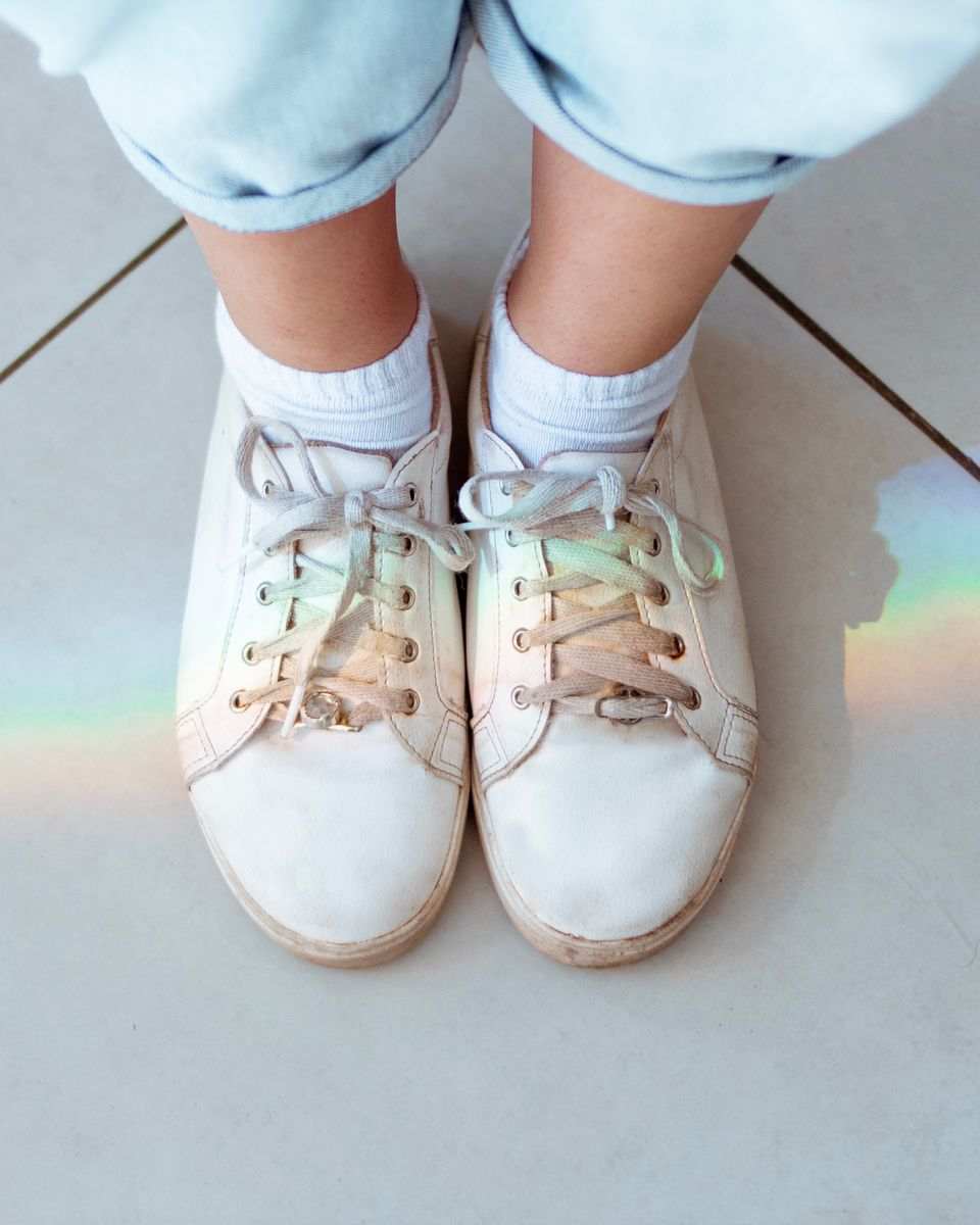 Nettoyer des baskets blanches